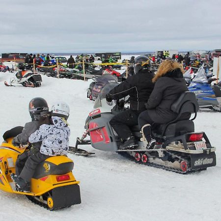 Alberta Beach Inn And Suites Екстериор снимка
