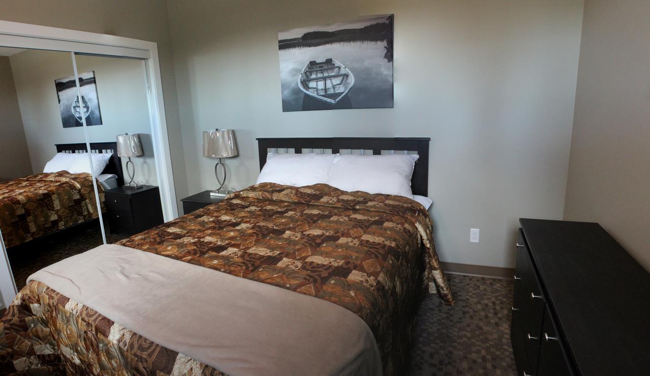 Alberta Beach Inn And Suites Екстериор снимка